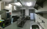Restaurante moderno recién reformado