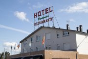 Por jubilación, se traspasa Hotel Restaurante-Cafetería "As Mariñas" en Cortiñan - Bergondo.