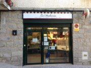Se traspasa pasteleria-cafeteria