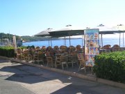 Bar en paseo marítimo de cala ratjada