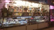 Parada de mercado pesca salada y conservas