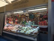 Parada frutos secos, legumbres y cereales en Badalona