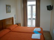 hostal tirso-latina madrid