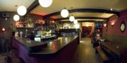 bar + vivienda