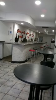 Se alquila, sin traspaso, bar en Almansa.