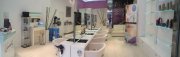 Salón de peluquería y estética avanzada funcionando