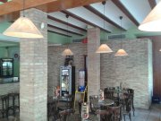 Cafetería muy luminosa y en perfecto funcionamiento