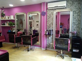 Se traspasa centro de peluquería y estética