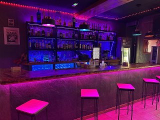 Pub en activo, se traspasa