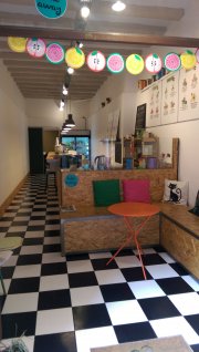 Smoothie Bar venta de zumos y batidos naturales. Licencia Bodega
