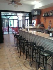 Bar de tapas en puerto deportivo