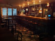 bar musical-cerveceria en centro histórico de horta (barcelona)