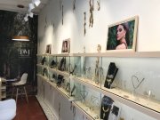 Traspaso tienda en El Born, al lado de la Iglesia Santa Maria del Mar. Ubicación perfecta para el verano!