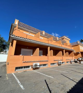 19 teclas Oportunidad de Inversión Hotelera Boutique – Estepona, Costa del Sol, España