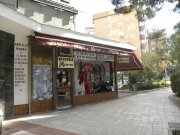 Merceria en Calle Caleruega en Pinar de Chamartin
