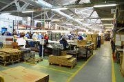 Vendo empresa sector plásticos/madera