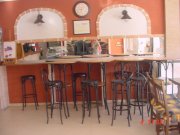 Bar, comida rápida, frente a la playa