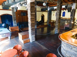 restaurante-de-parrilla-espacio-para-eventos-y-discoteca-establecidos-en-el-algarve-3_1789663893.jpg