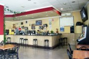 Bar-Cafetería en funcionamiento