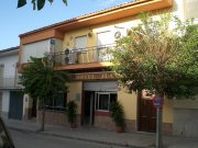 Bar-restaurante, hotel y vivienda