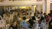 Dos heladeria y una vivienda