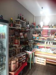 Se alquila tienda de alimentación y panadería