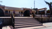 Casa de contactos, bar, restaurant, piscina