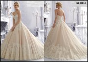 Se vende Tienda online vestidos de fiesta y novia