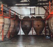 Bodega de vinos con D.O Valdepeñas 