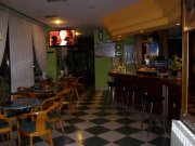 Se alquila o se vende por jubilacion cafeteria-restaurante.
