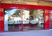 Se traspasa cafetería-panadería 