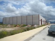 Suelo industrial de esquina con 1668 m2