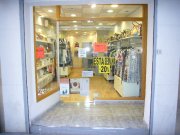local con tienda de ropa y complementos