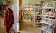 juguetes educativos y librería infantil