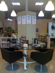 PELUQUERIA Y ESTETICA