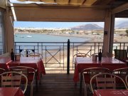 Restaurante frente al mar