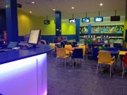 centro de ocio con bolera-parque infantil-sala de espectáculos