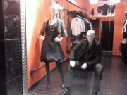 Boutique de moda en zona comercial 