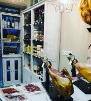 Traspaso de tienda Gourmet en casco histórico.