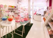 Tienda de golosinas, regalos y heladería